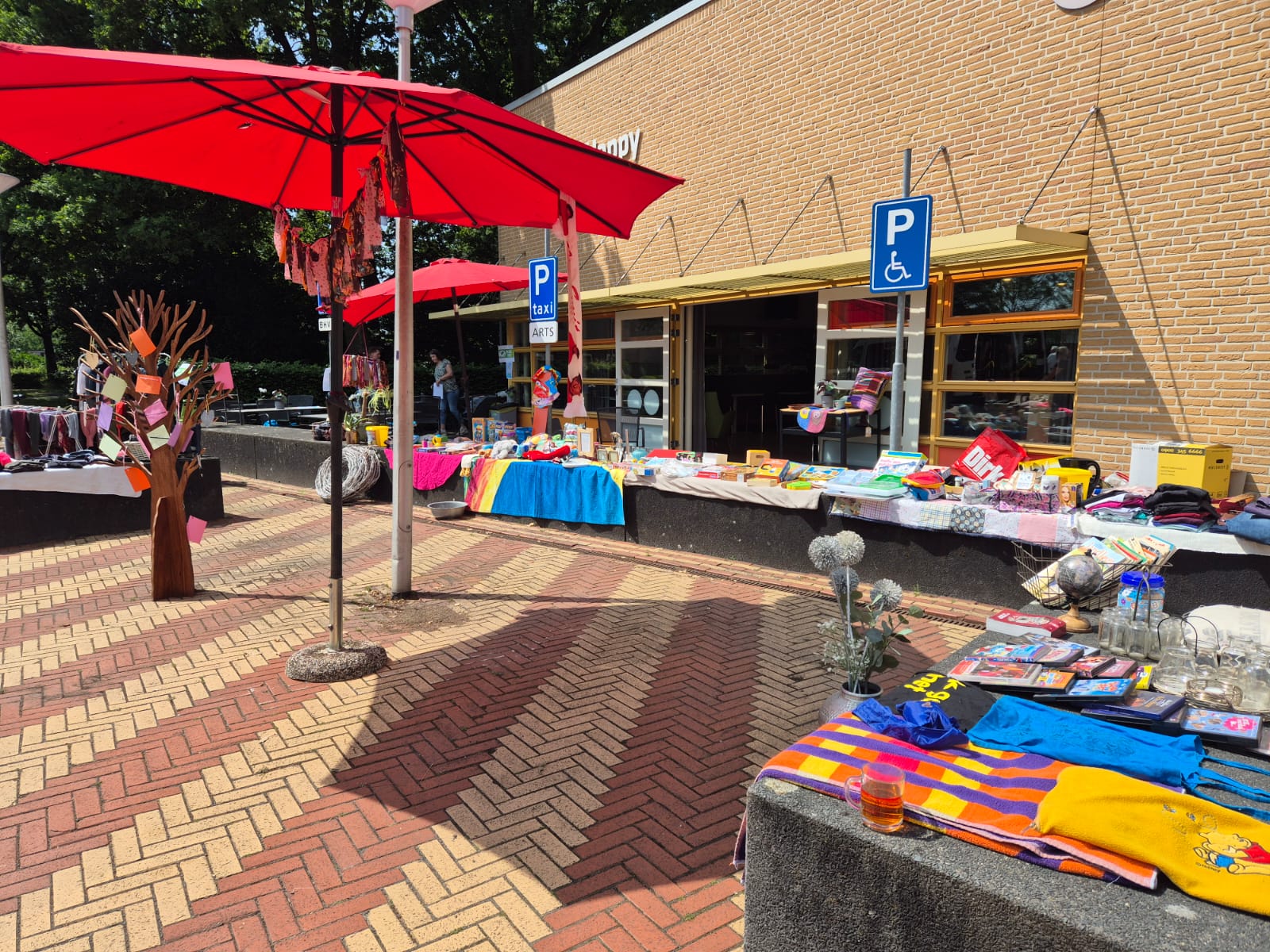 Kleedjesmarkt bij De Twentse Zorgcentra